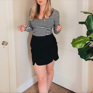 CLASSY BLACK BASIC SCALLOPED SKIRT ✨